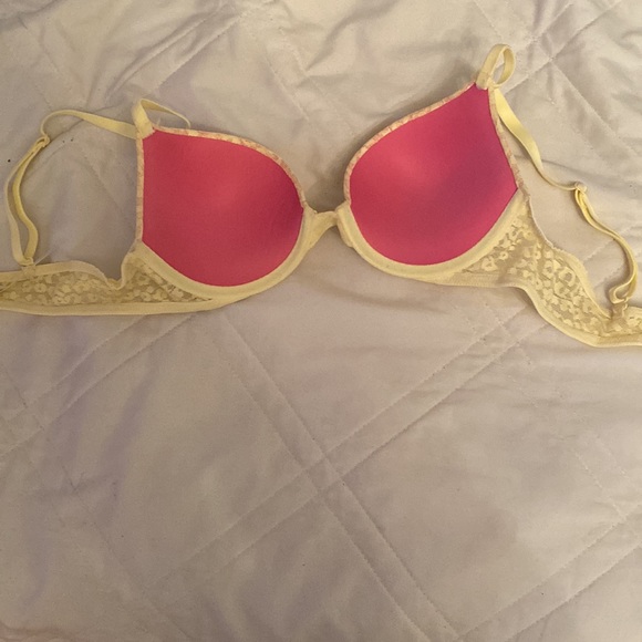 Victoria secret pink bra - Picture 2 of 3